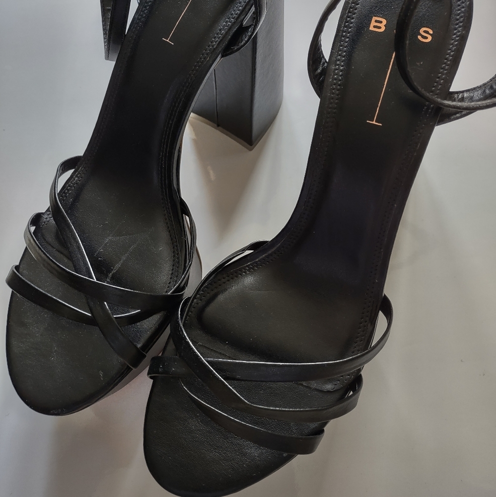 BSS women's shoes size 10 us or 41 euro